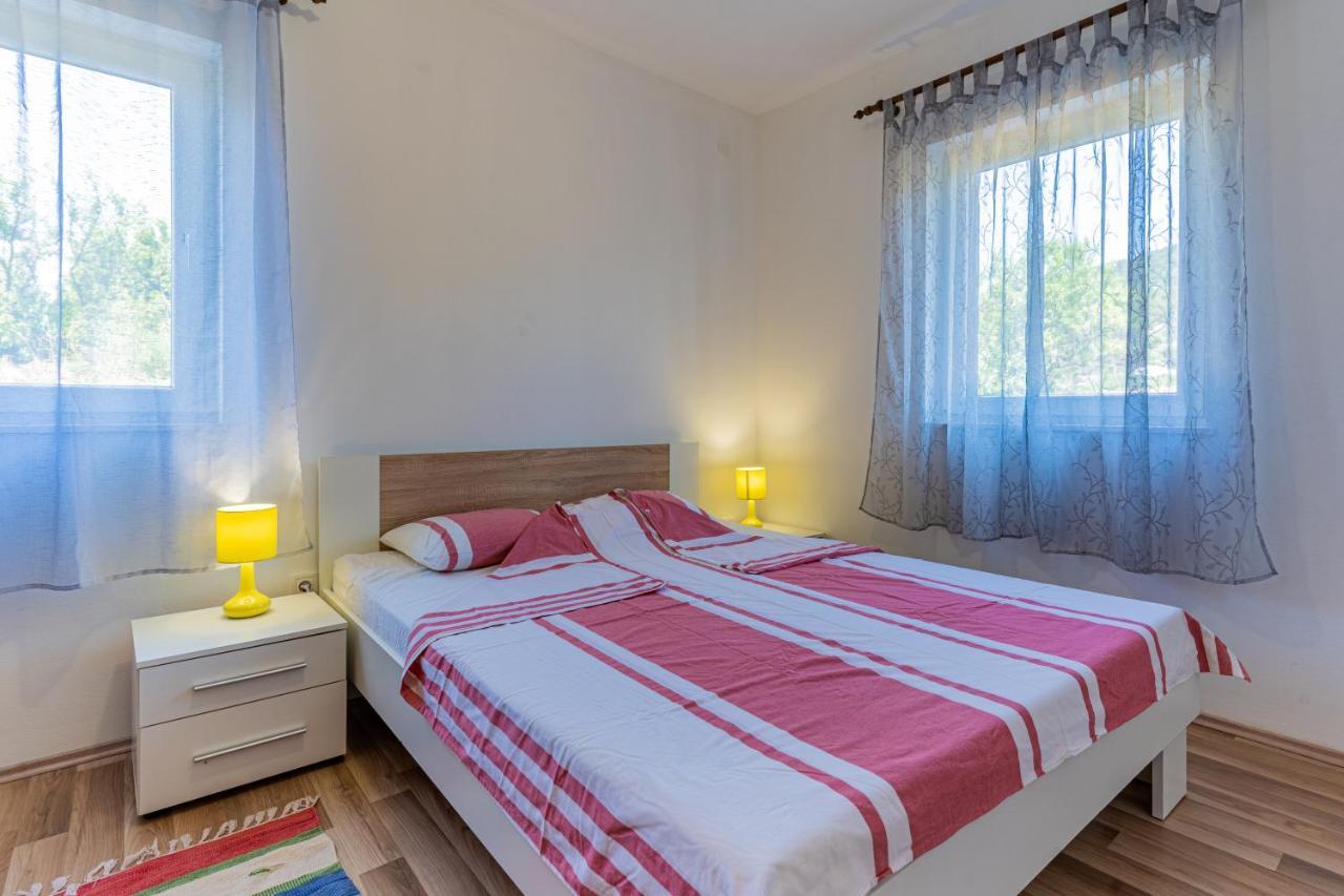 Apartmani Cres Exterior photo