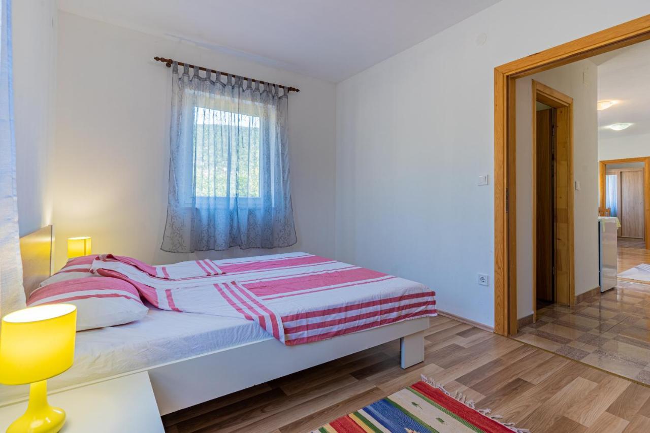 Apartmani Cres Exterior photo