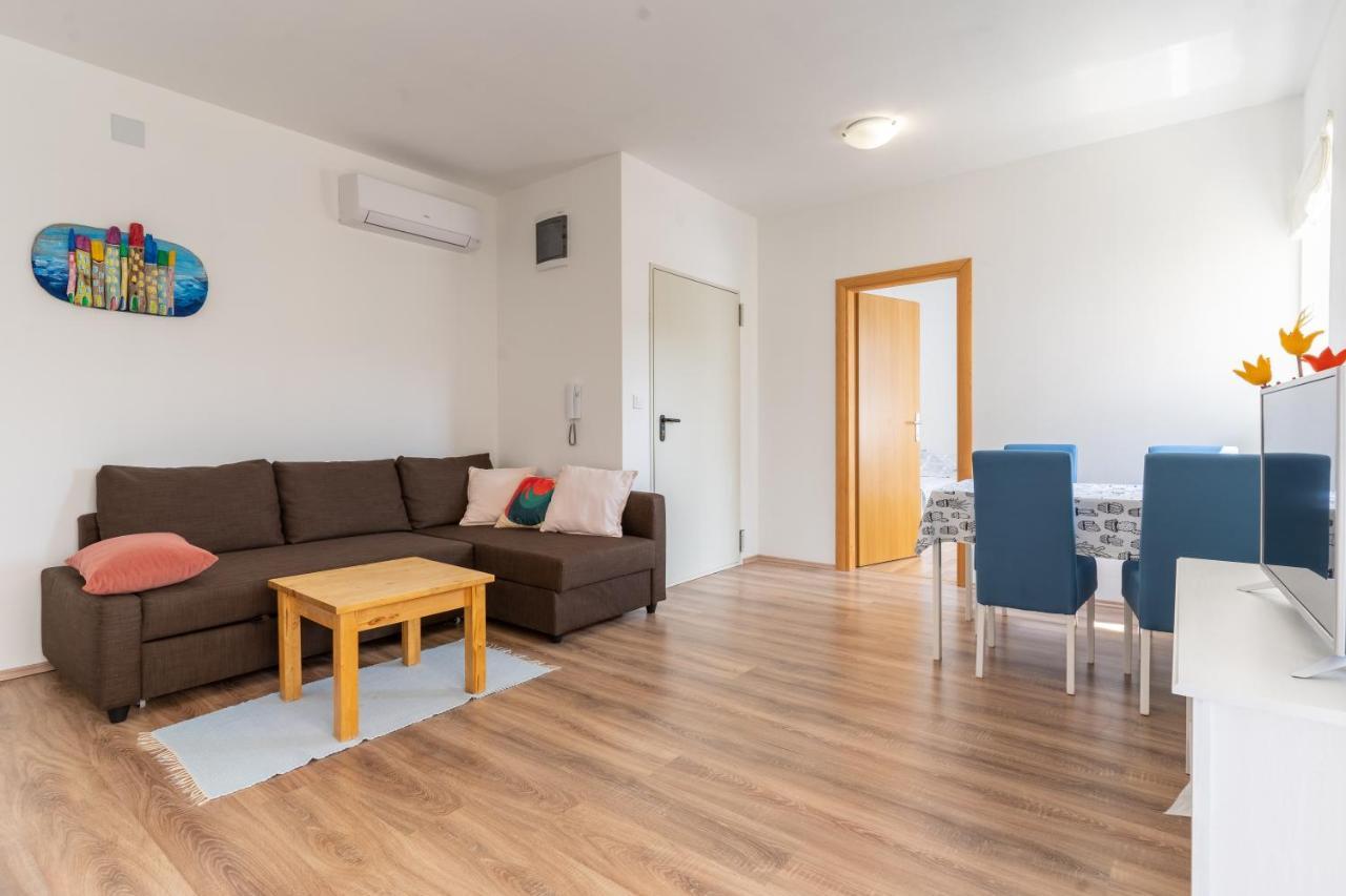 Apartmani Cres Exterior photo