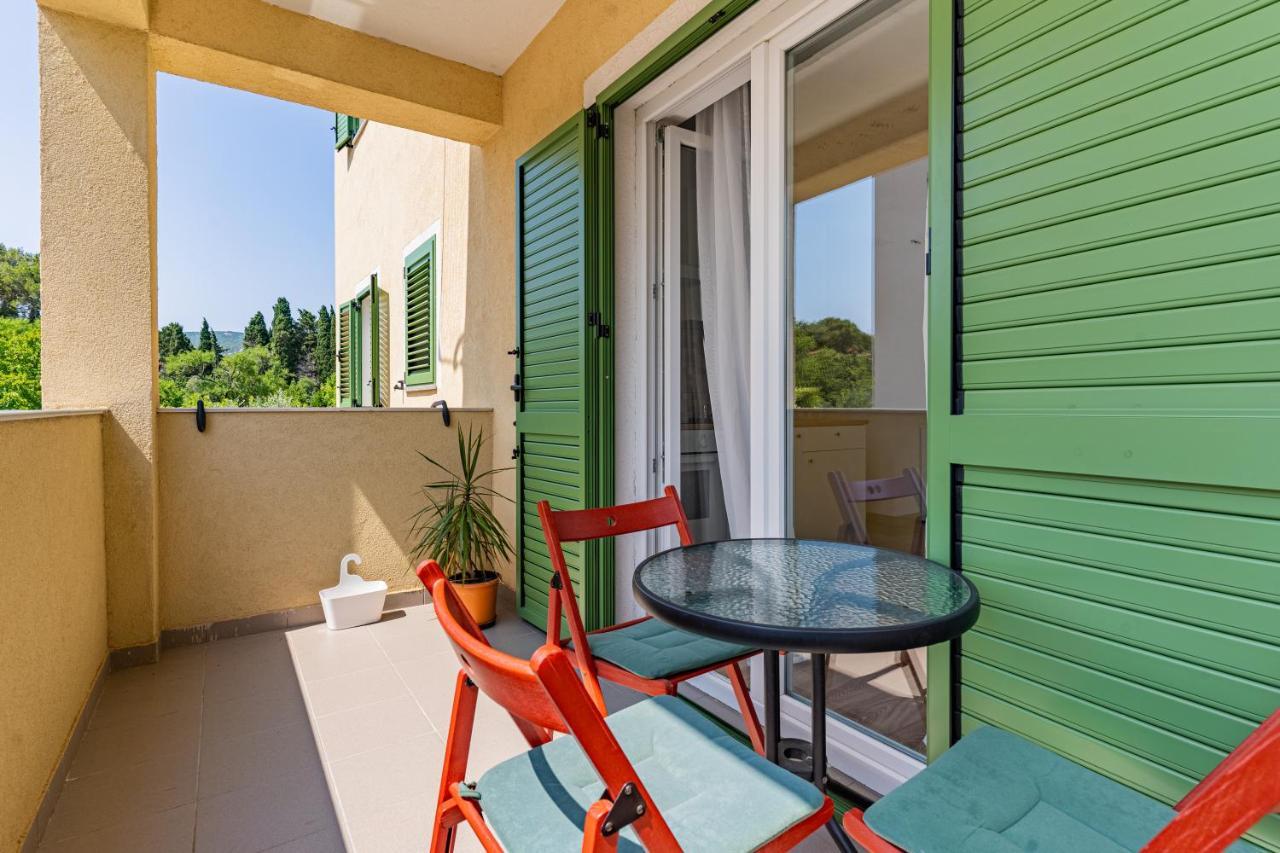 Apartmani Cres Exterior photo