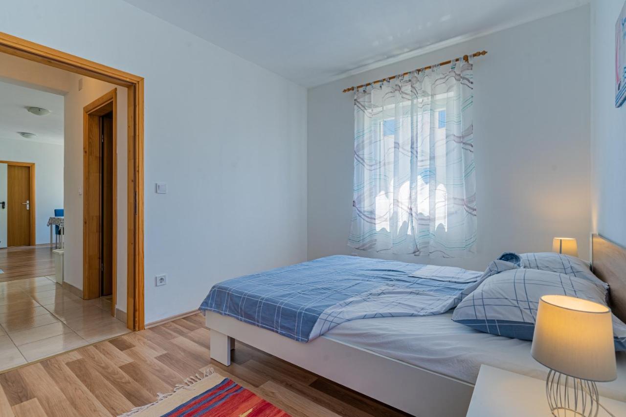 Apartmani Cres Exterior photo